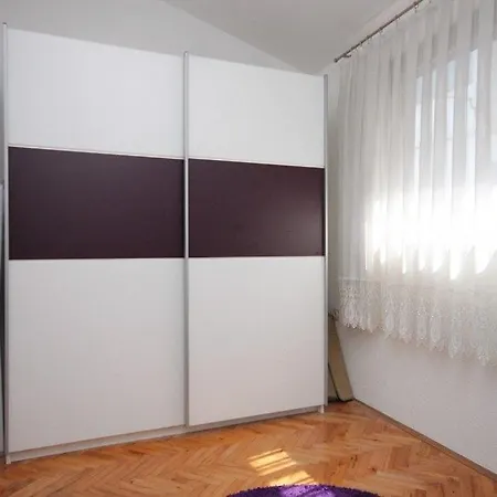 1337 Apartman *